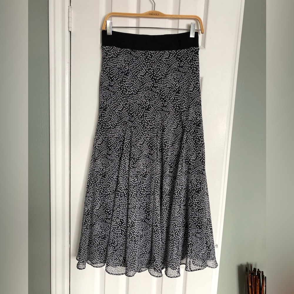Women skirt - never worn